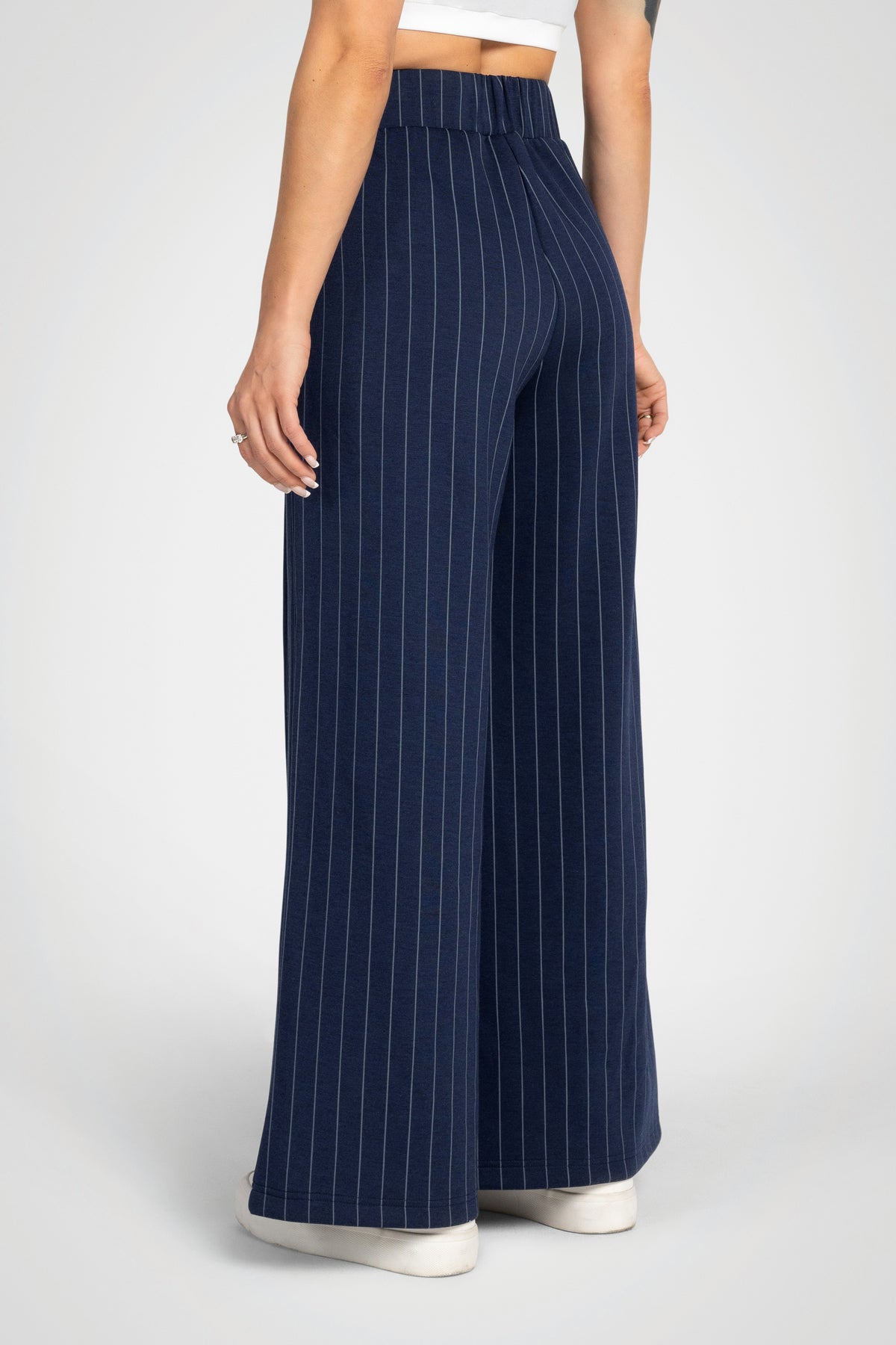 Pantalon à jambes ultra larges de luxe à fines rayures – 30 po