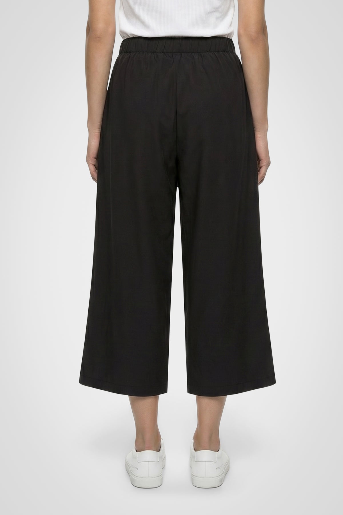 BreezeFlow Wide Leg Capri