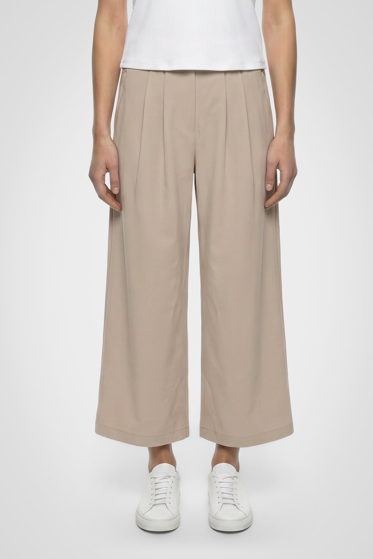BreezeFlow Wide Leg Capri