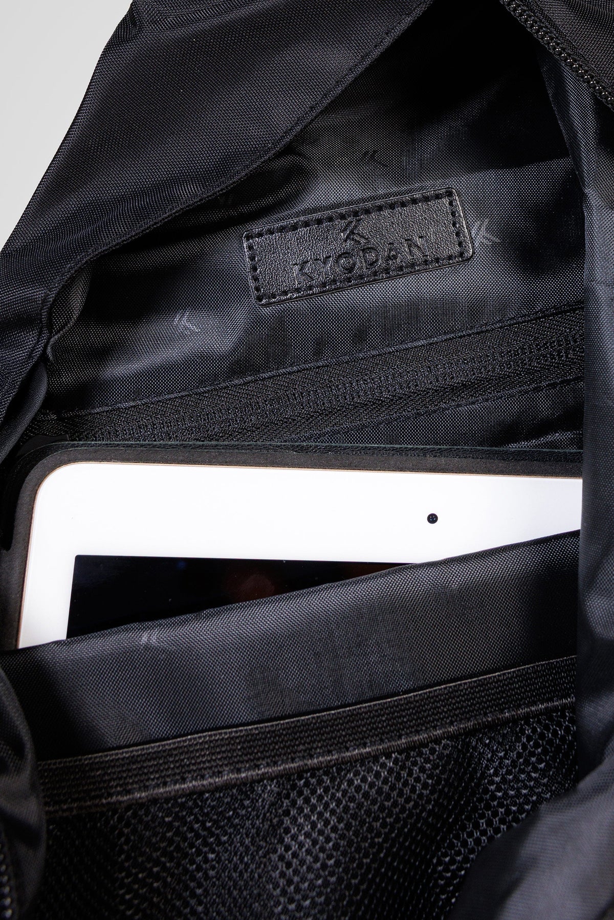 Edge Sling Pack