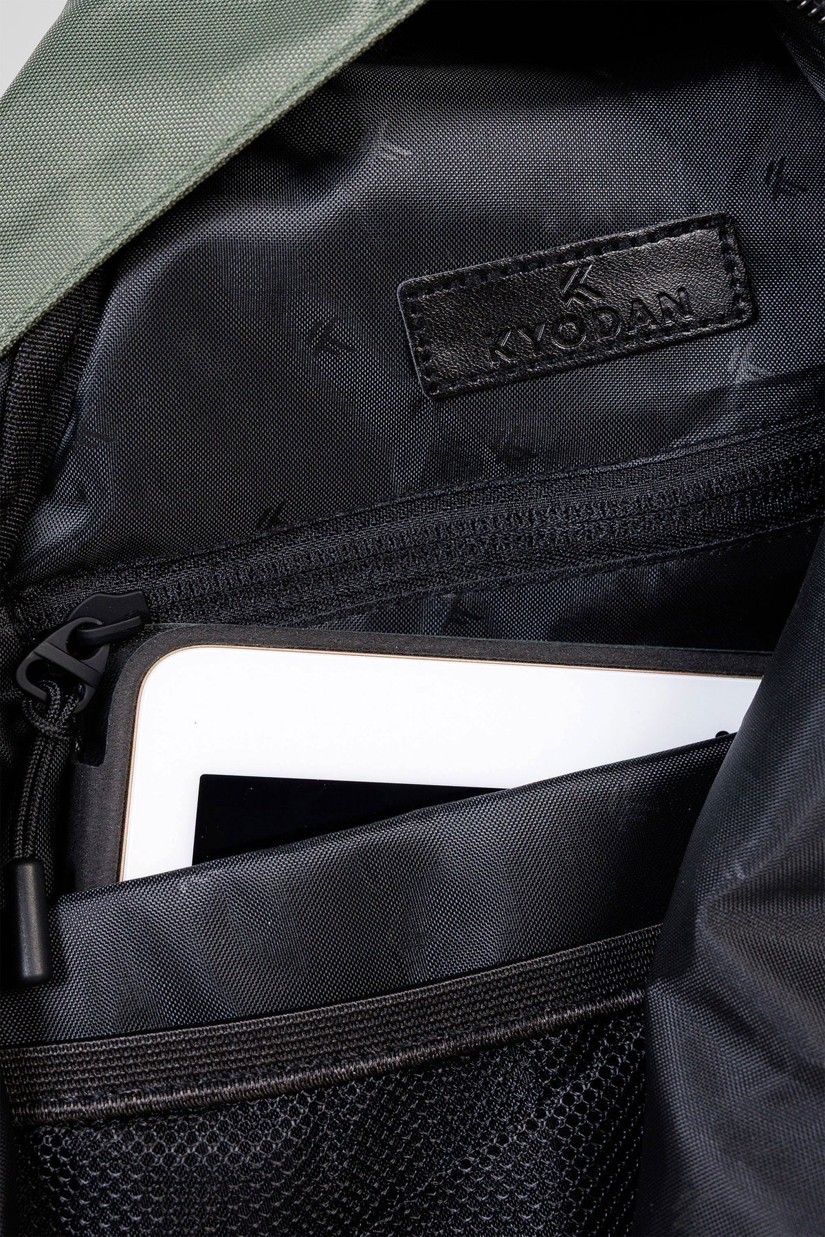 Edge Sling Pack