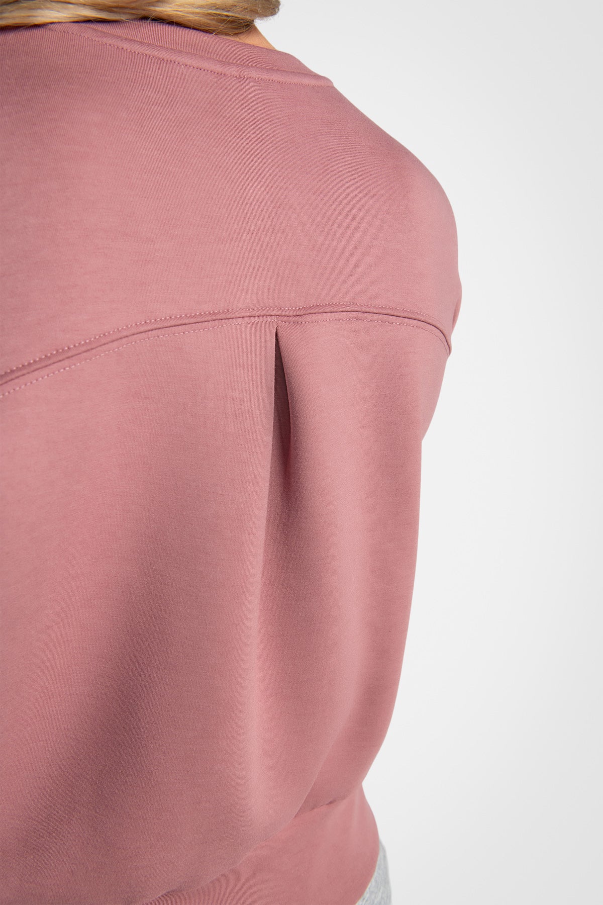 Haut à manches courtes et col rond en tricot extensible