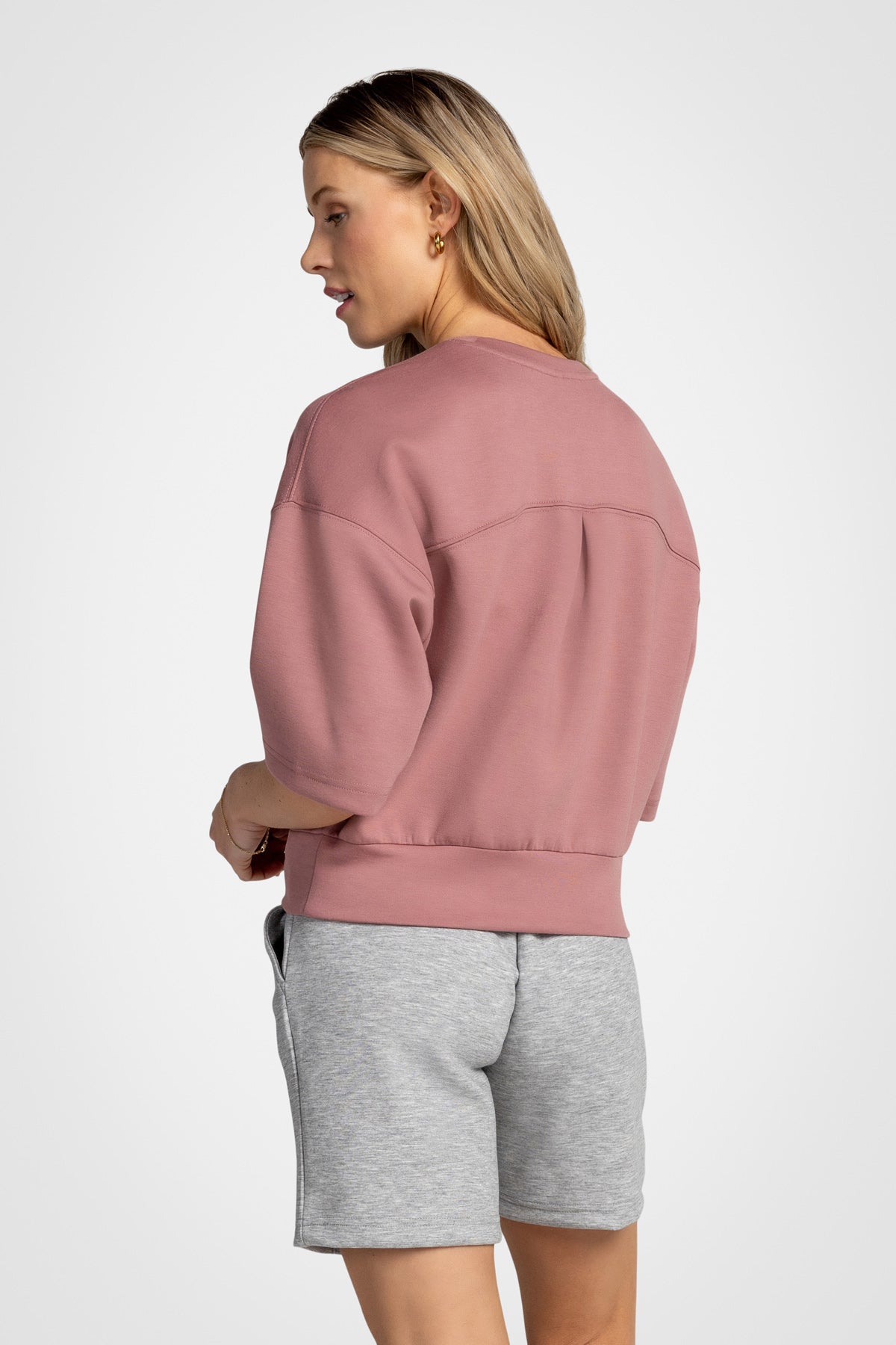 Haut à manches courtes et col rond en tricot extensible