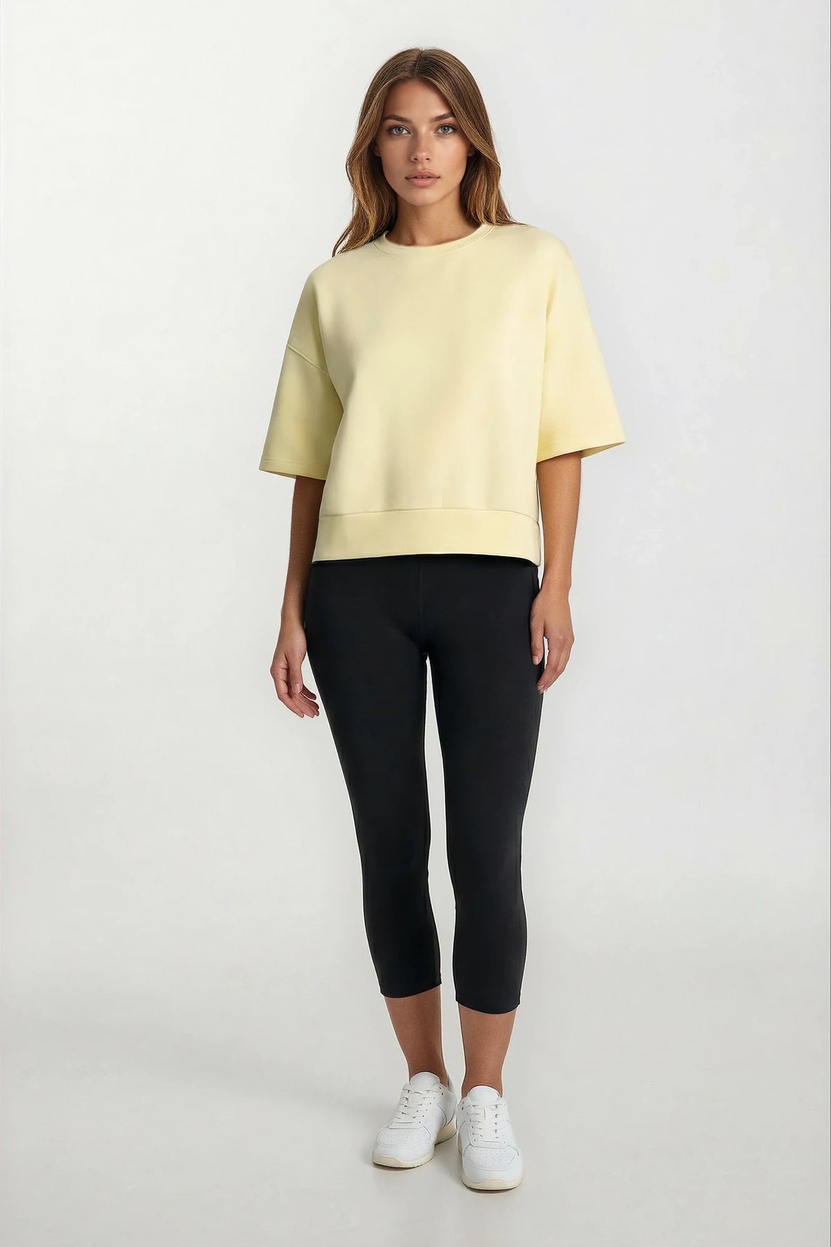 Haut à manches courtes et col rond en tricot extensible