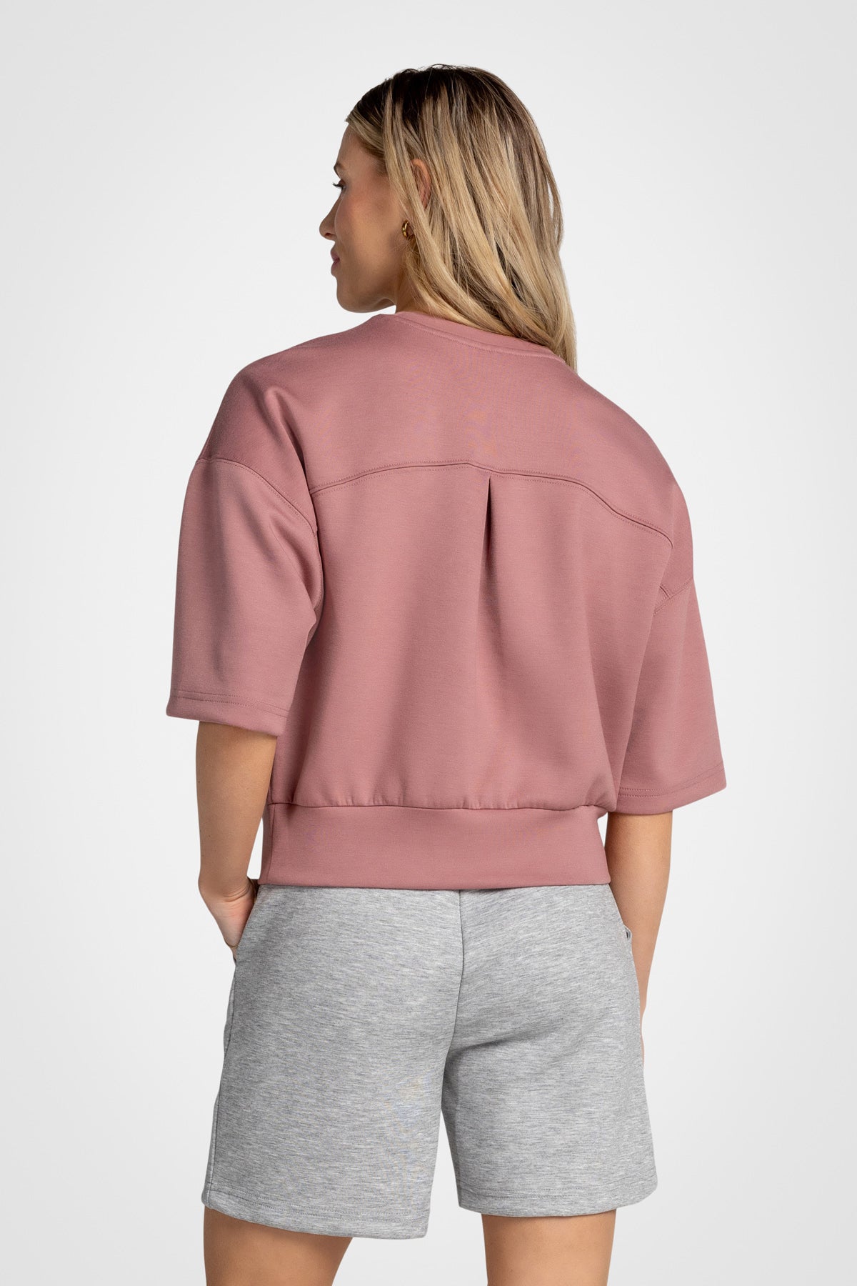 Haut à manches courtes et col rond en tricot extensible